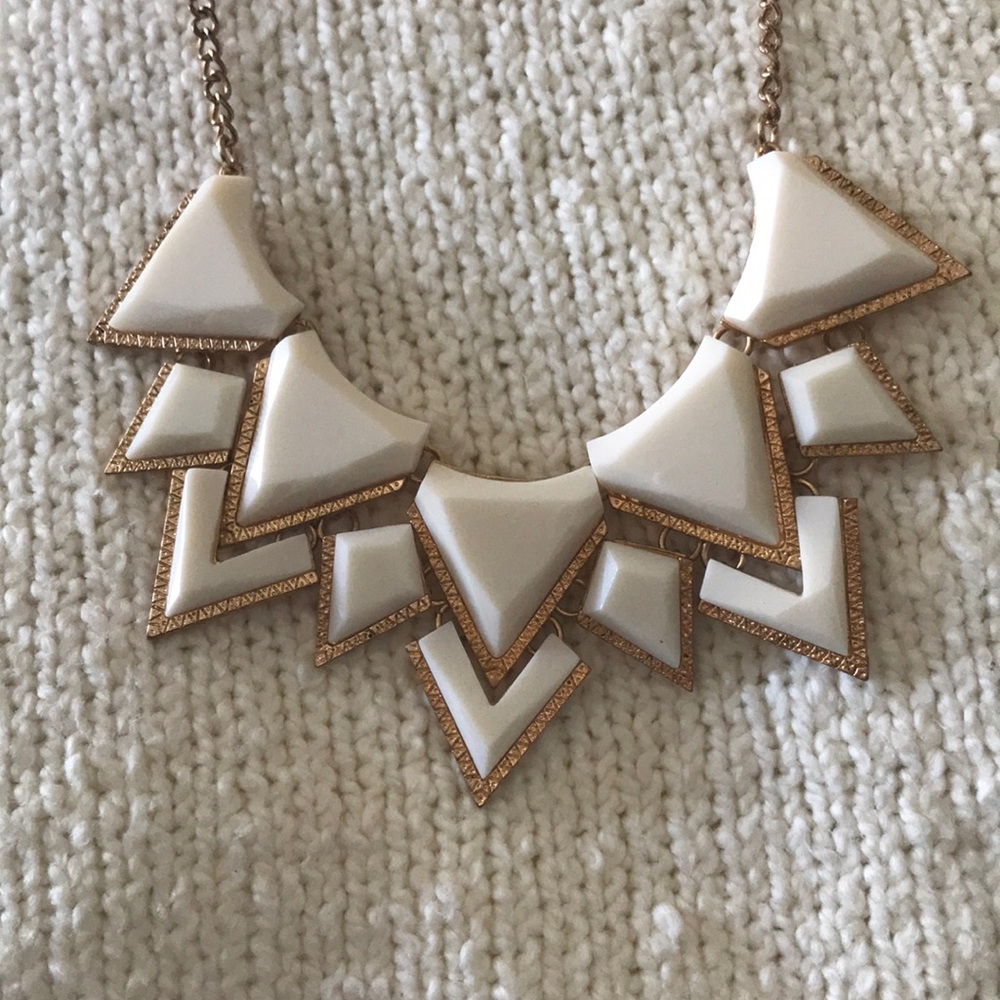 Off-white Triangular gold necklace